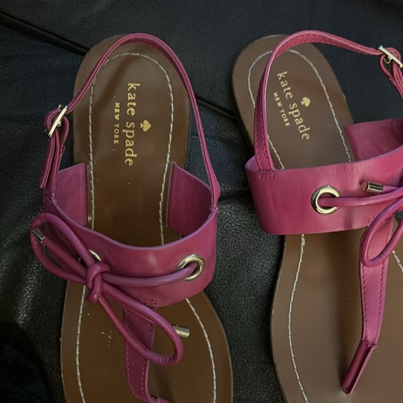 Kate Spade Bow Tie Thong sandals 

Size 9    Like New! - Picture 3 of 4